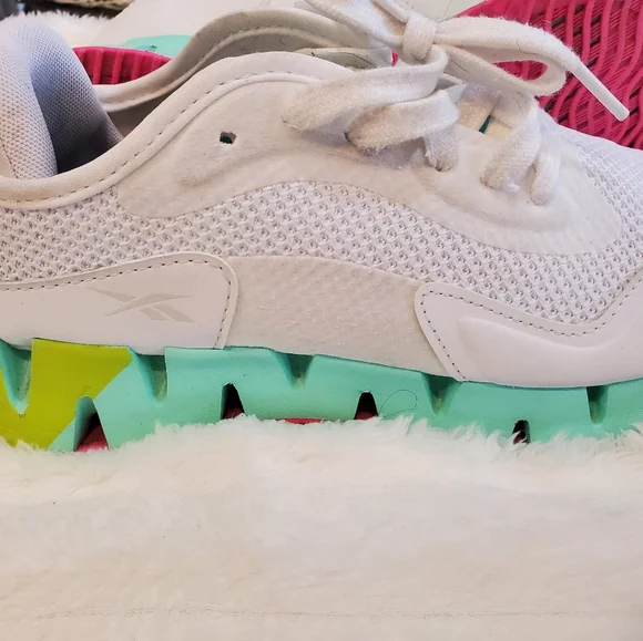 Reebok Zig Dynamica Shoes - Picture 2 of 8